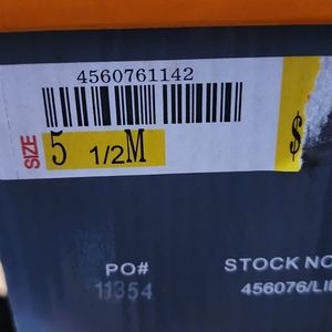 Boys dress Shoes 5.5 M